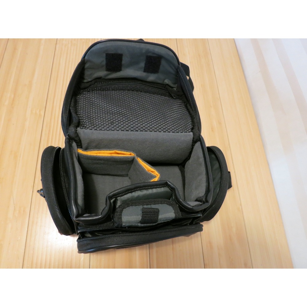Vtg Case Logic Camera Bag Black Shoulder Strap Pockets Padded Storage‎ 8x5x5